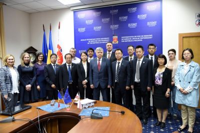 Delegația din China